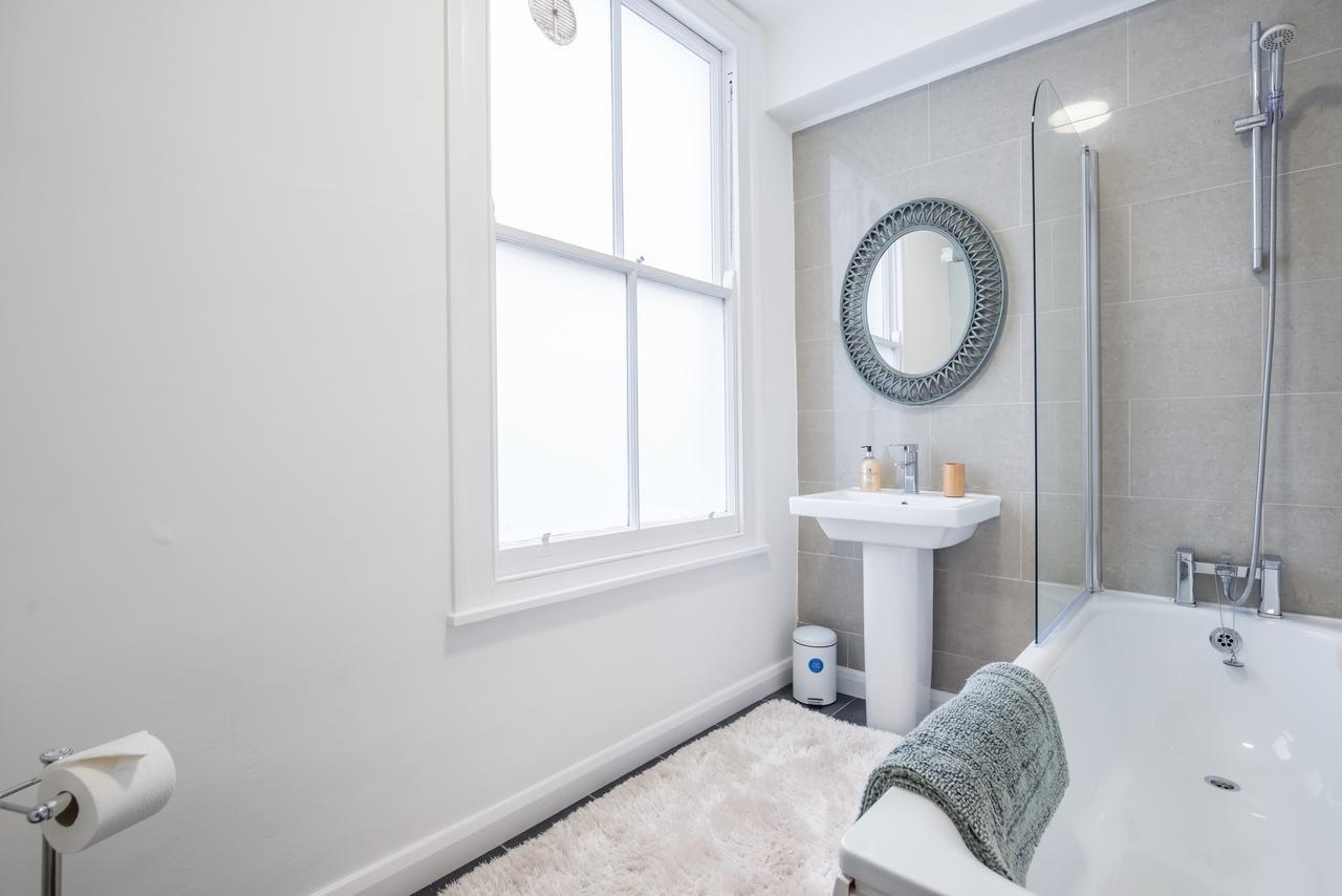 Sutherland Avenue Apartment London