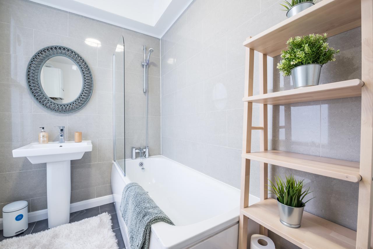 Sutherland Avenue Apartment London